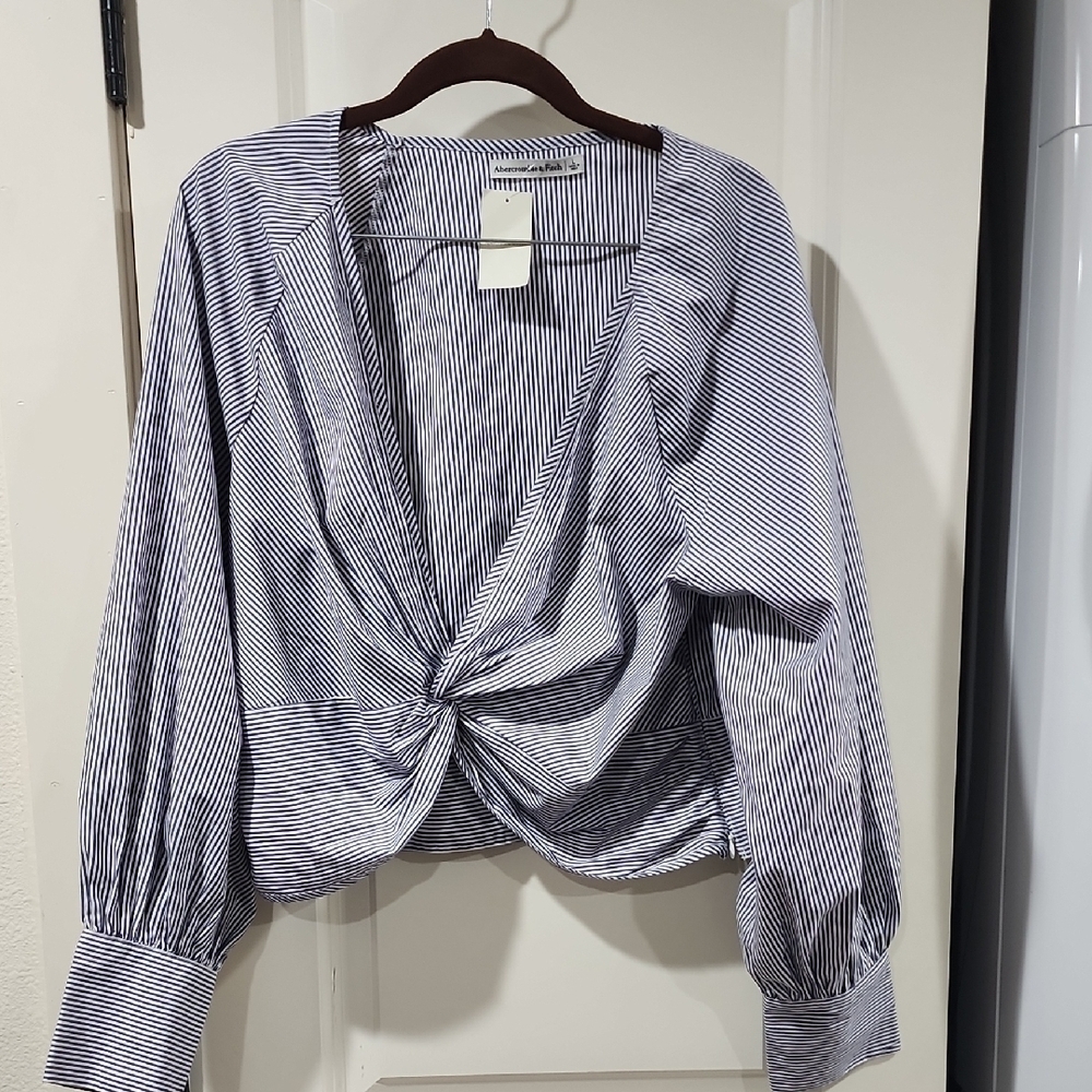 Abercrombie & Fitch Womens Shirt NWT SIZE L Long Sleeve Striped Stain Hole 🔥